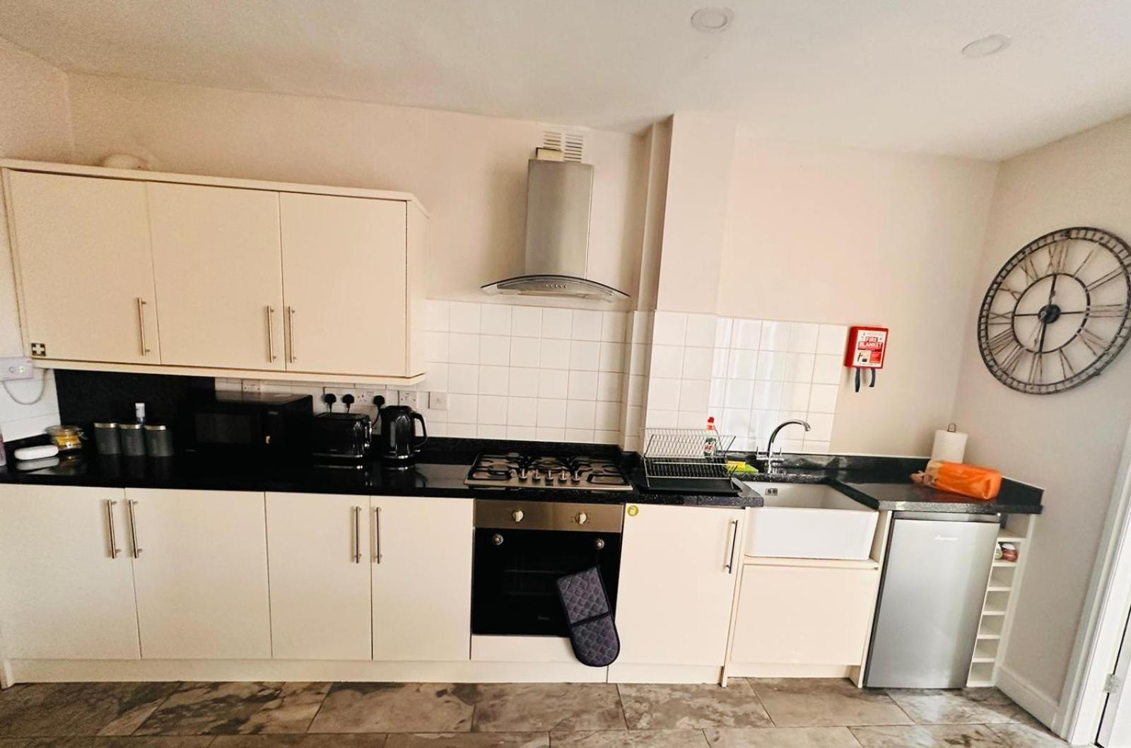 Birmingham Blissful Apartment With 2 Bedrooms Buitenkant foto